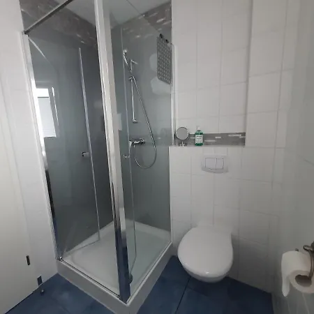 Haus Achtern Diek In Erster Reihe Am