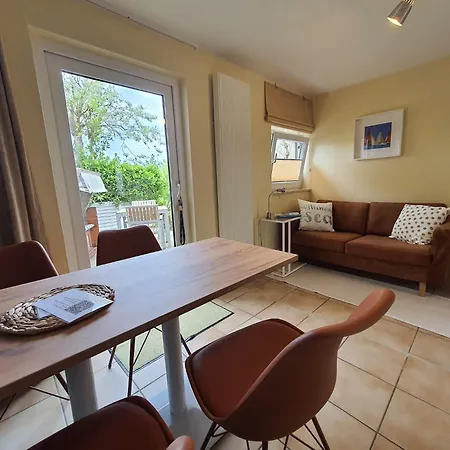 Haus Achtern Diek In Erster Reihe Am