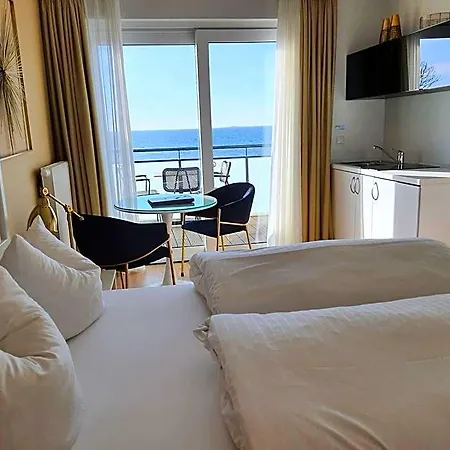 Haus Achtern Diek In Erster Reihe Am Hotel